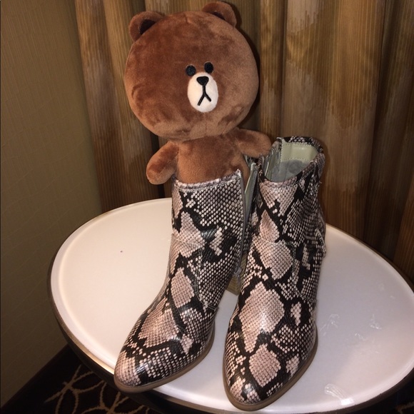 🐻POSH AMBASSADOR❤️ - Picture 1 of 8